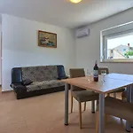 Apartmani B&B アパート *