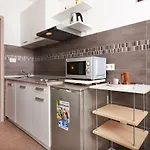 Apartmani B&B アパート Ližnjan