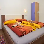 アパート Apartmani B&B Ližnjan