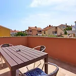 アパート Apartmani B&B