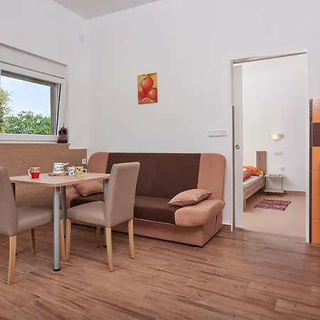 Apartmani B&B * Ližnjan