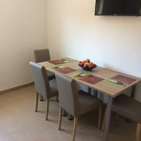 Apartmani B&B * Liznjan