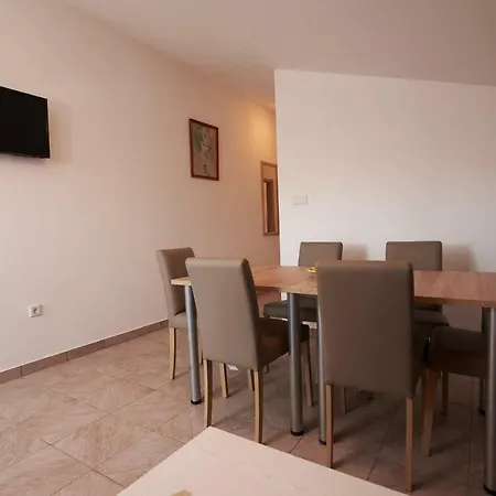 Apartmani B&B Apartment *