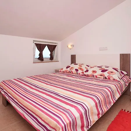 アパート Apartmani B&B Ližnjan