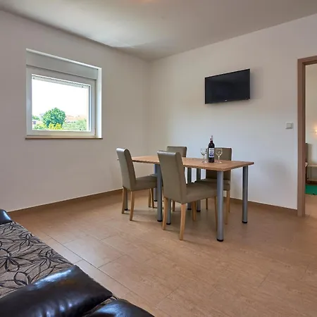 Apartmani B&B * Ližnjan