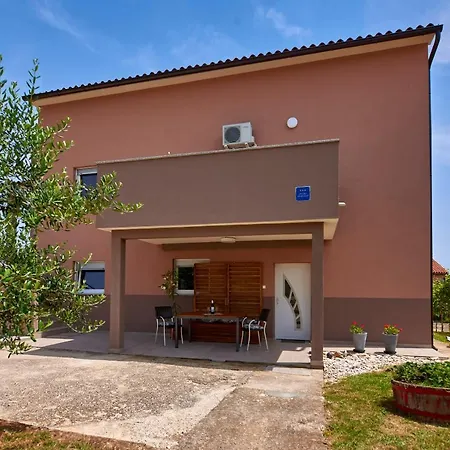 Apartmani B&B Apartment *
