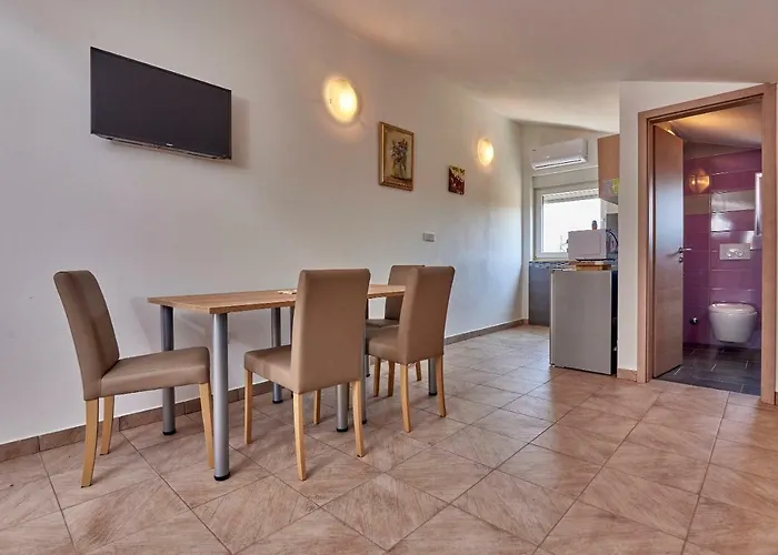 Apartmani B&B Appartamento Ližnjan